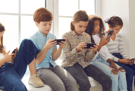 "זה לא כל כך פשוט להיות כאן ילד.ה דיגיטלית" זכויות אדם