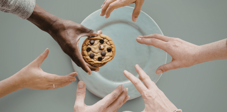 לחטוף את החטיף