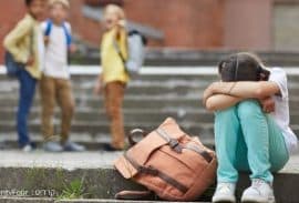 זה לא מכה אבל כן כואב